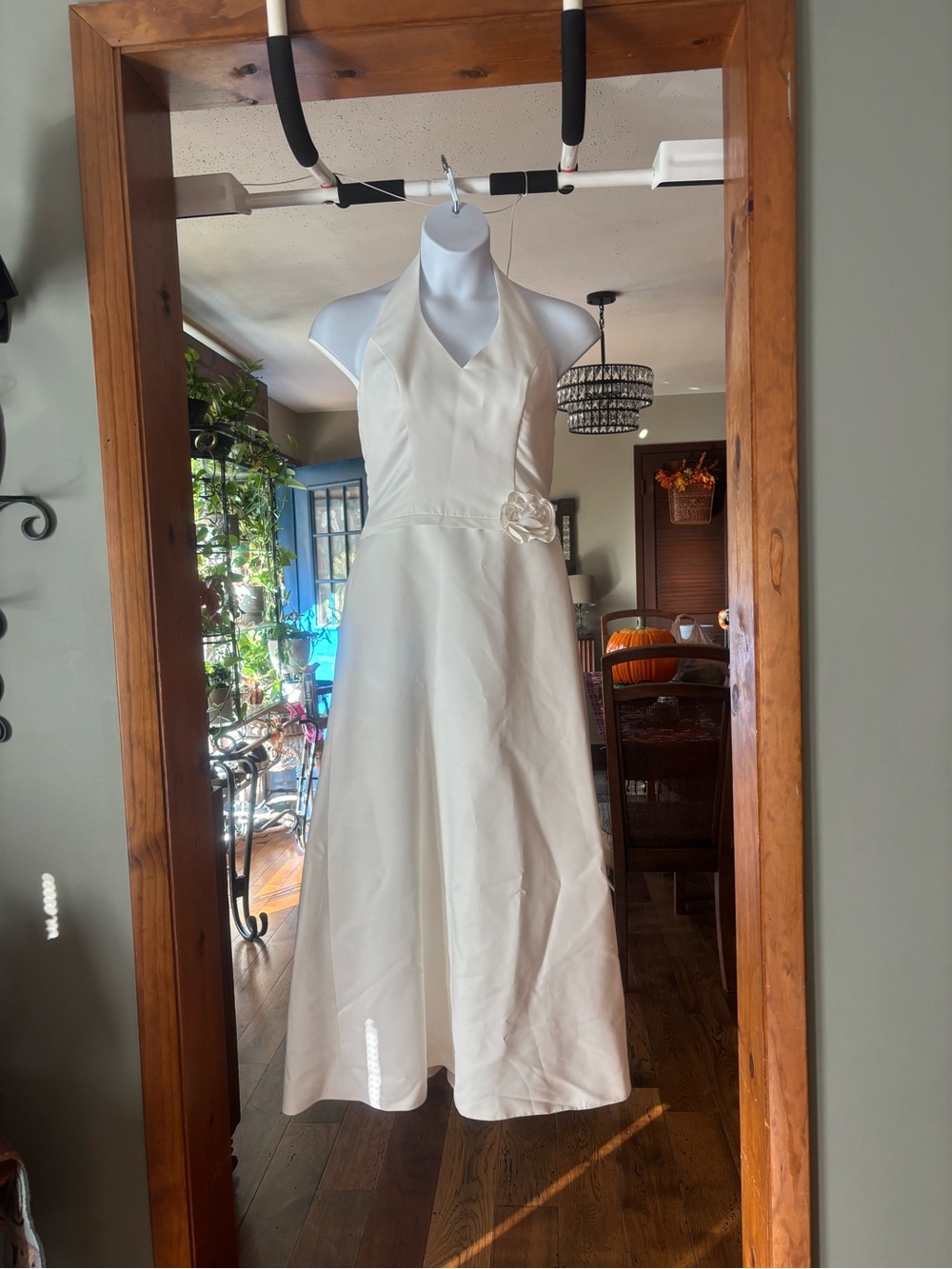 St. Tropez Strapless Ivory A-Line Wedding Dress with Rosette Waist Size 8/10